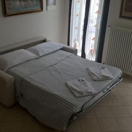 Casa Cuore - Love Pets - Fronte Ospedale Sacro Cuore Negrar Eksteriør billede